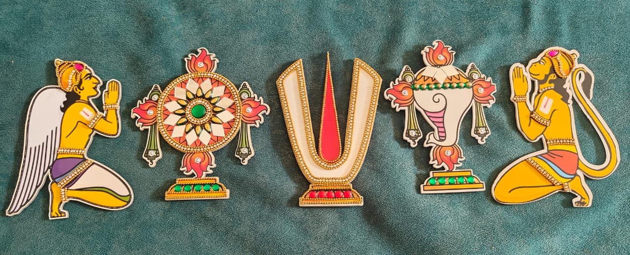 Vaishnav wall décor set with Tilak, Sudarshan Chakra, Shankh and Garuda and Hanuman figurines